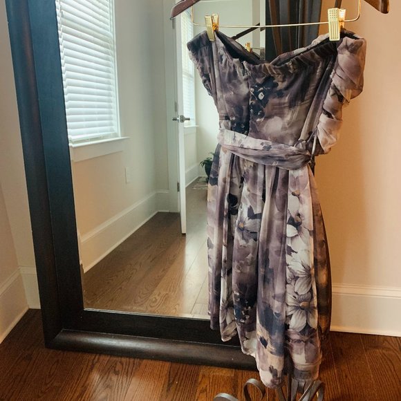 Beautiful Strapless Dress - Picture 2 of 4